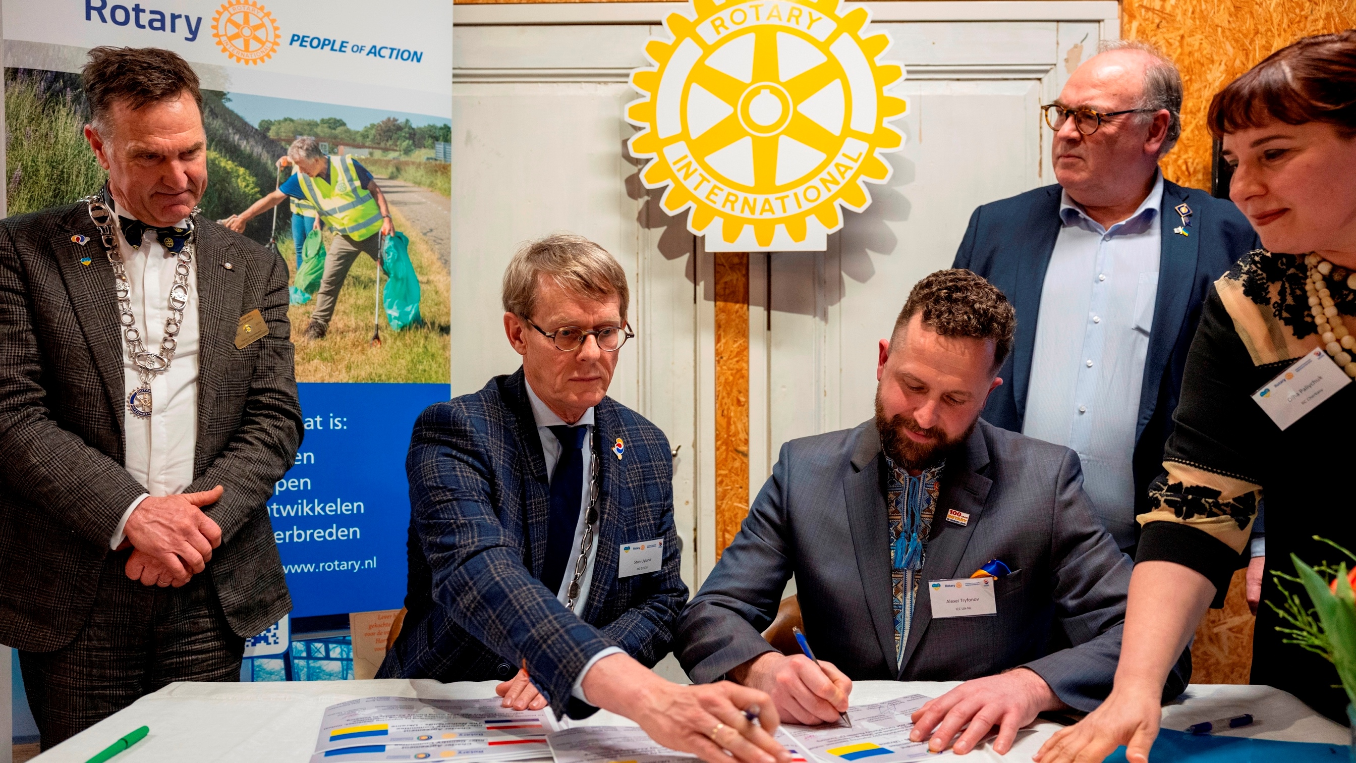 Ondertekening Rotary ICC 02