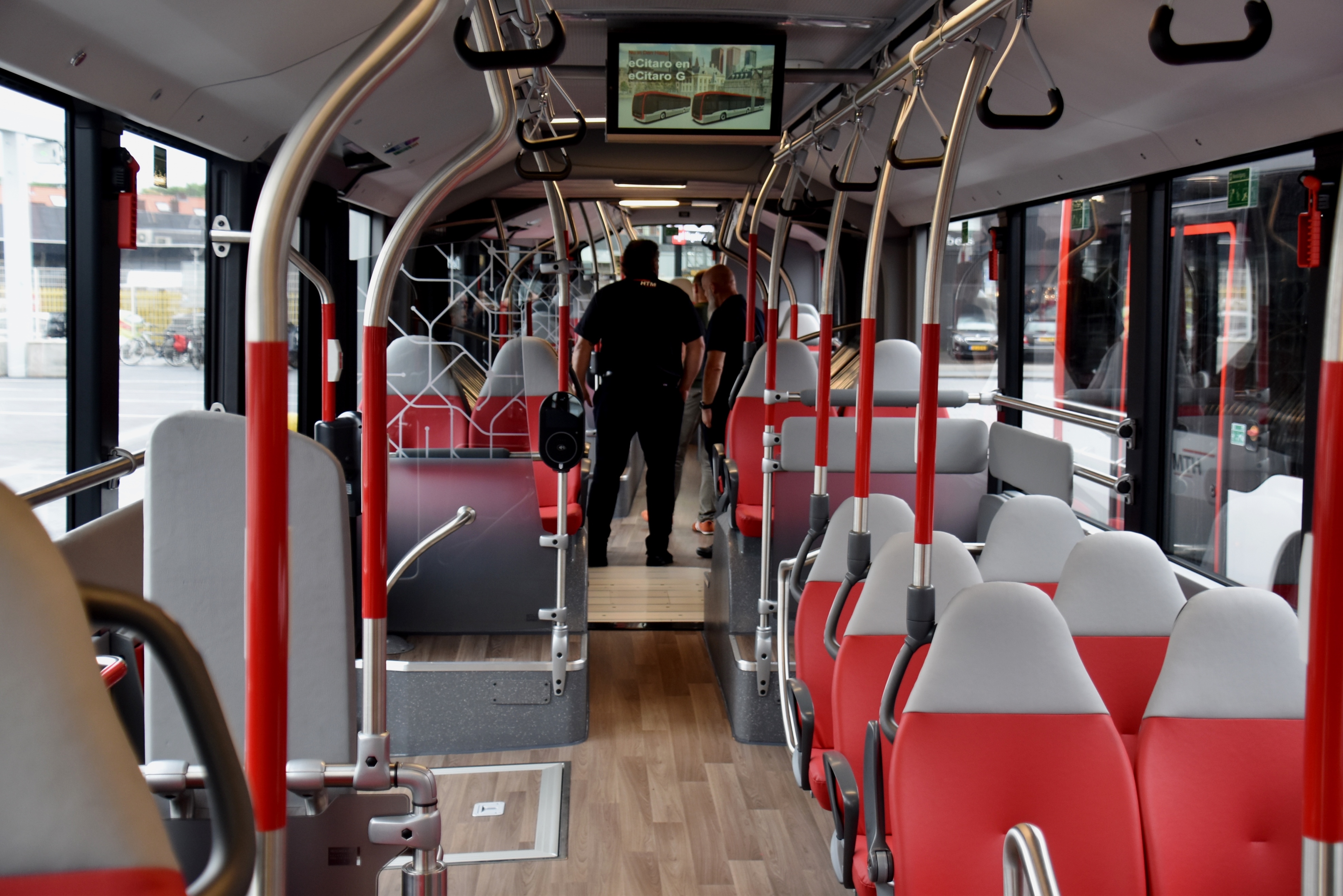 eCitaro 21 Interieur van de bus