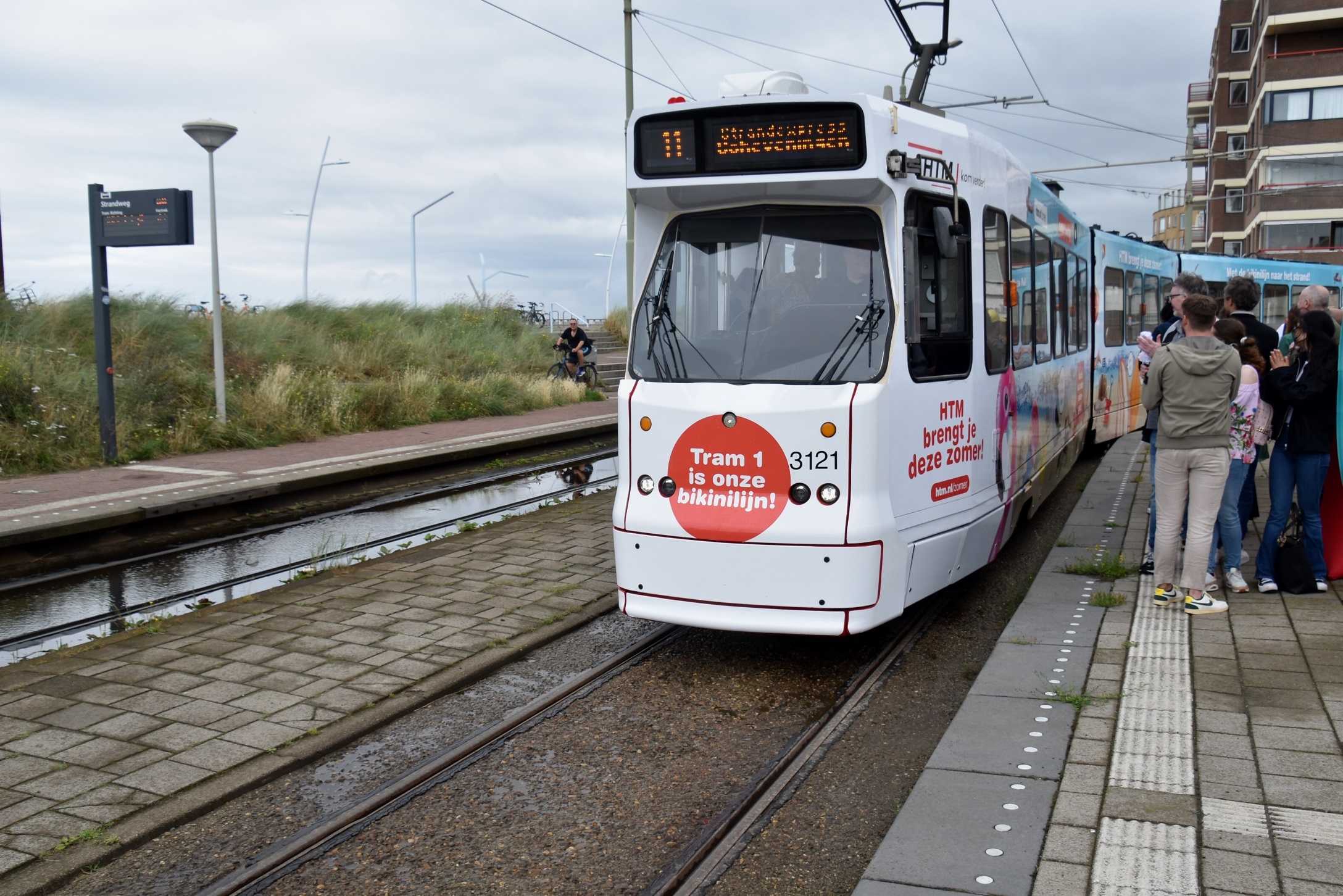 HTM 15 Daar komt de bikinilijn