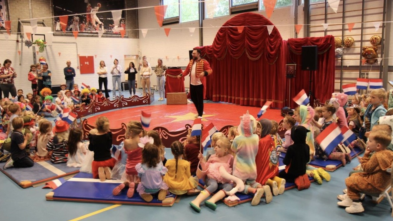 circusvoorstelling voor de juffen