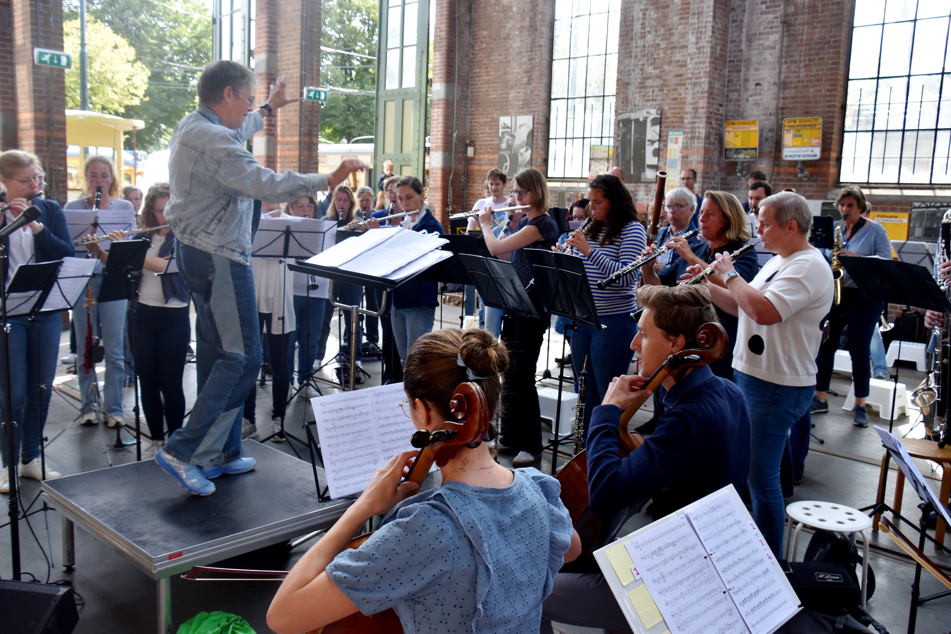 00HOVM 24 Muziek in de hal