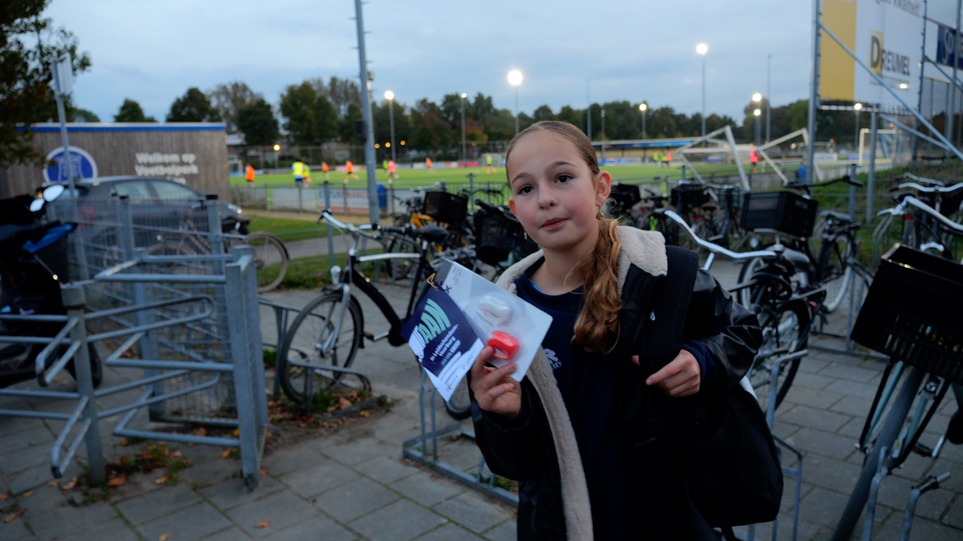 Fietsverlichting meisje met fietslampjes