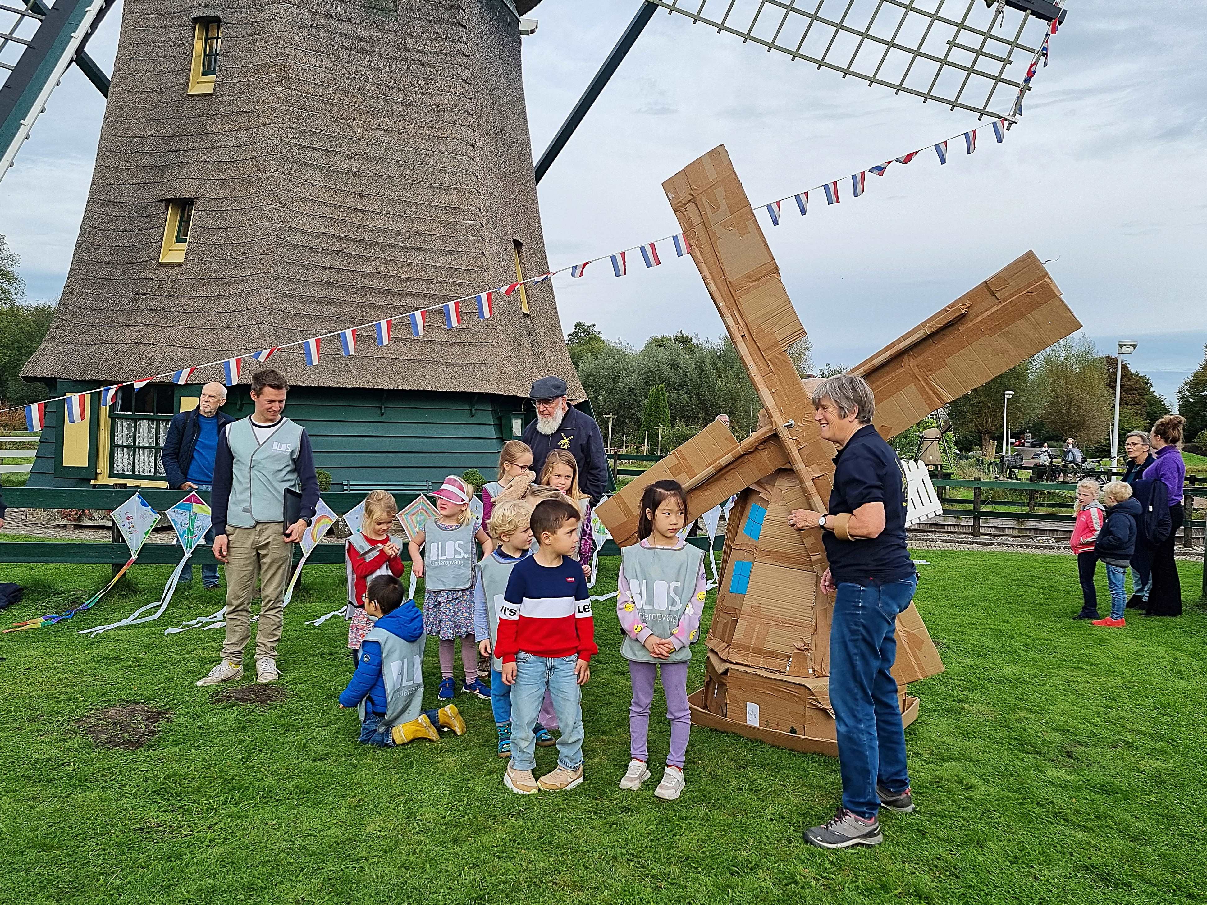 Molendelen zijn door kinderen van BLOS in elkaar gezet