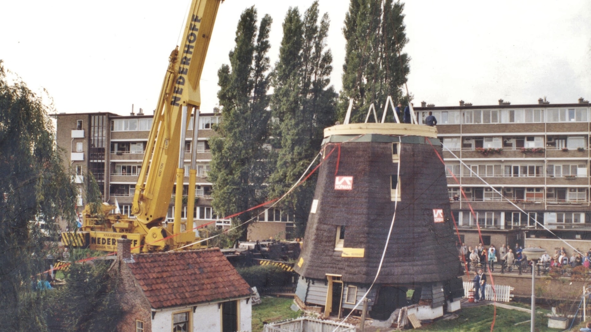 Ophijsen achtkant Molen De Vlieger 16 10 1989 