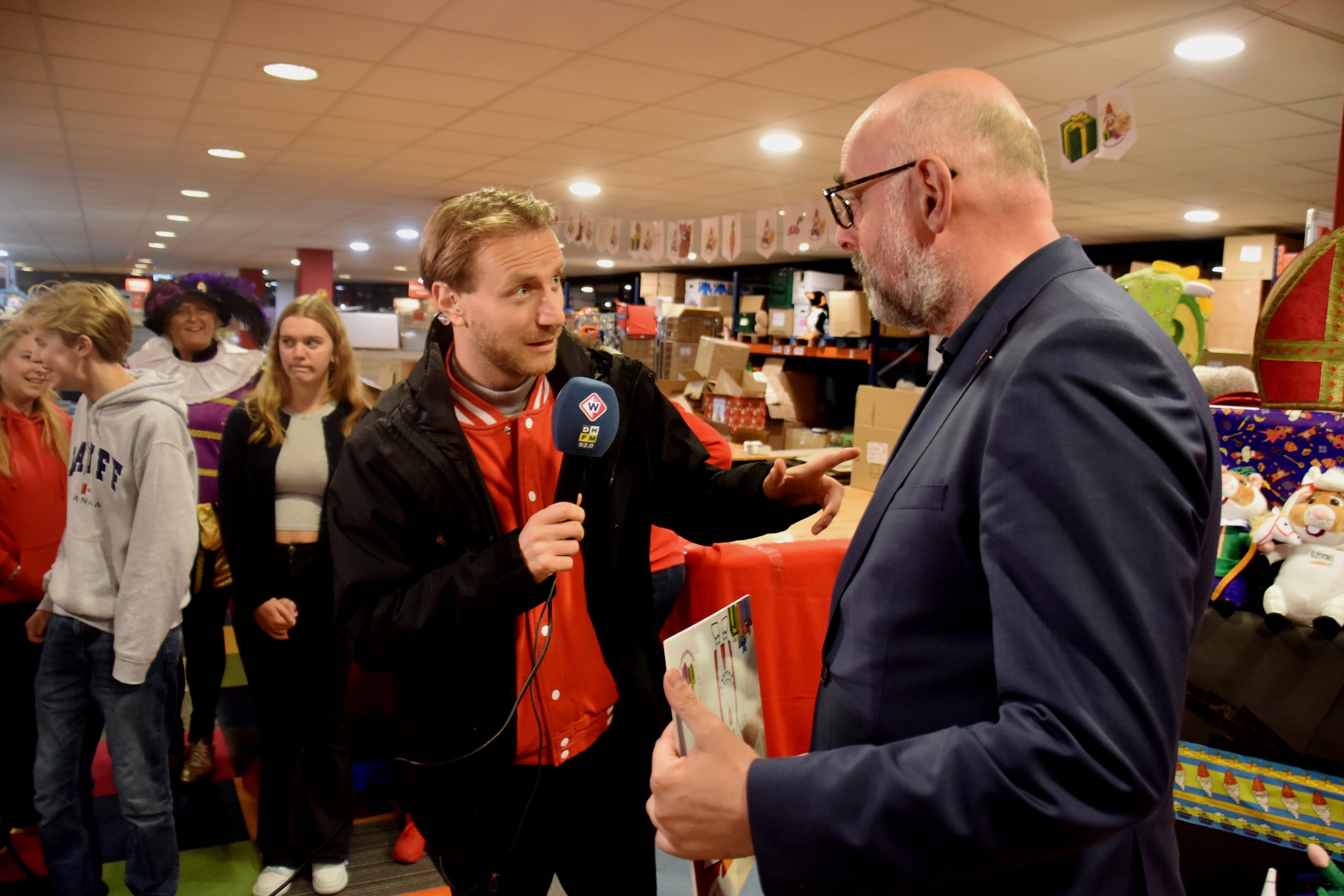 2024 11 22 12 Onthulling aantal cadeaus LV voor West   Den Haag