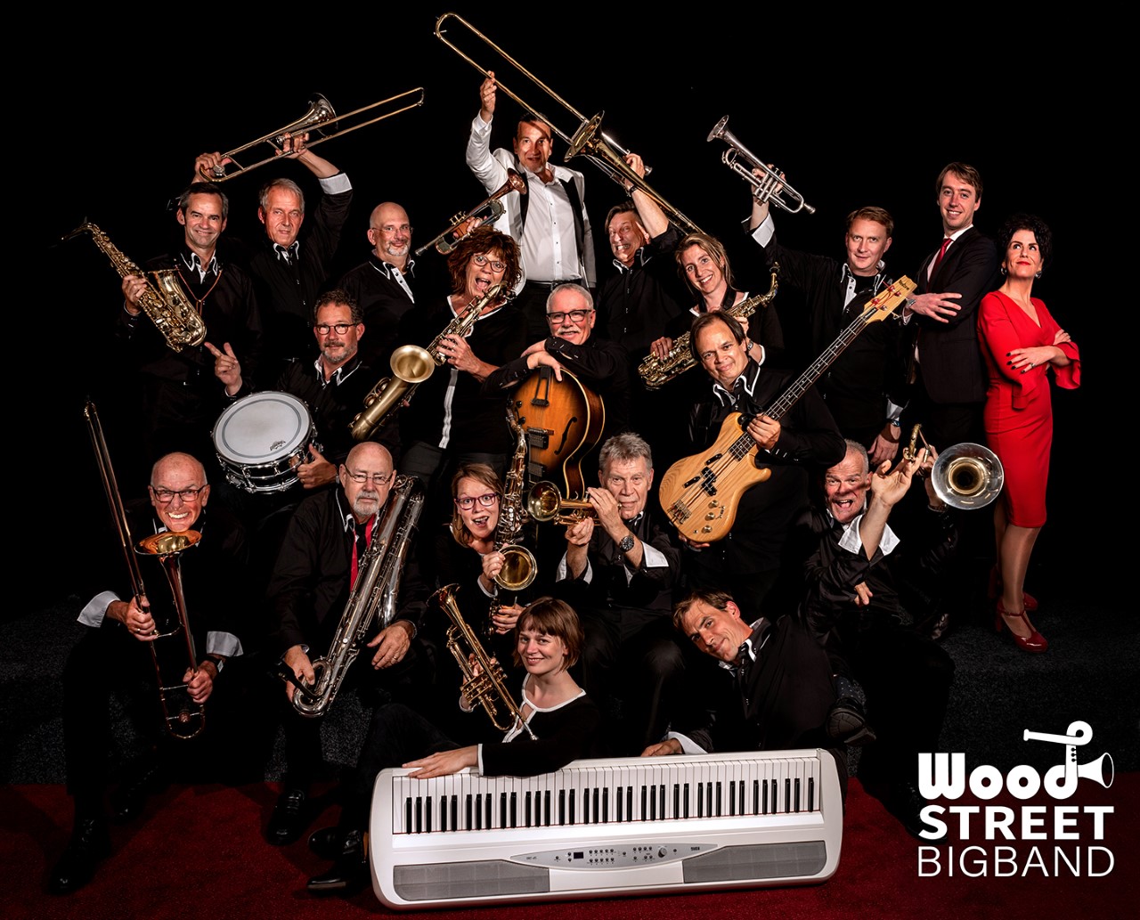 Woodstreet Big Band met logo