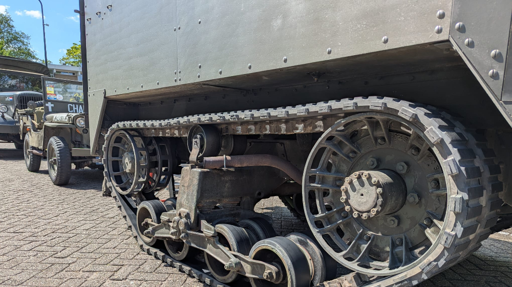 Militair voertuig 9 mei 1