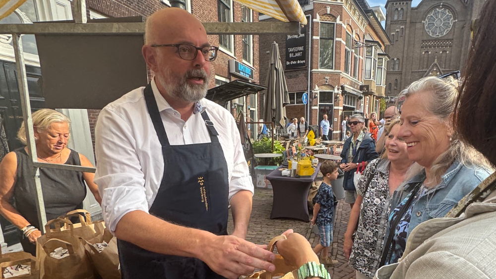 Burgemeester deel ontbijtjes FMvdB