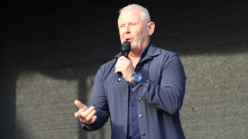 Wim Dalmee zingt Tom Jones FMvdB