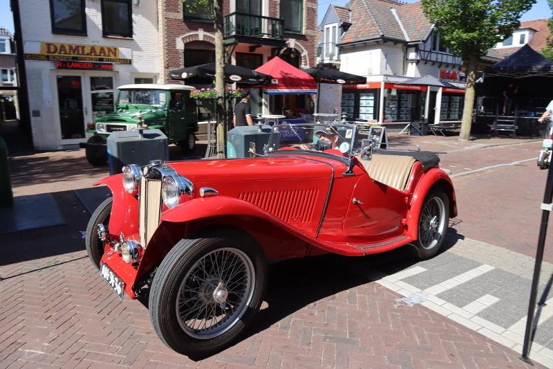 rode oldtimer nog kleiner